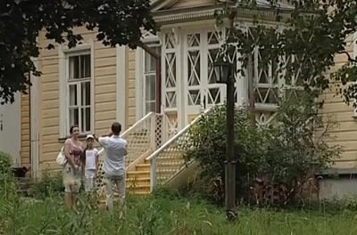Чем покрасить старый деревянный дом снаружи